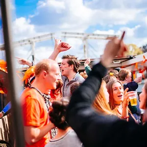 https://amsterdam-central-camping.thehaguehotels.net